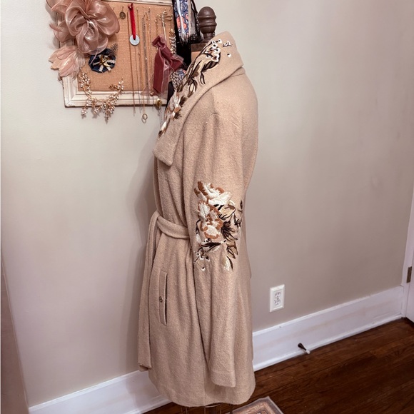 White House Black Market Beige Floral Cardigan - Picture 7 of 9